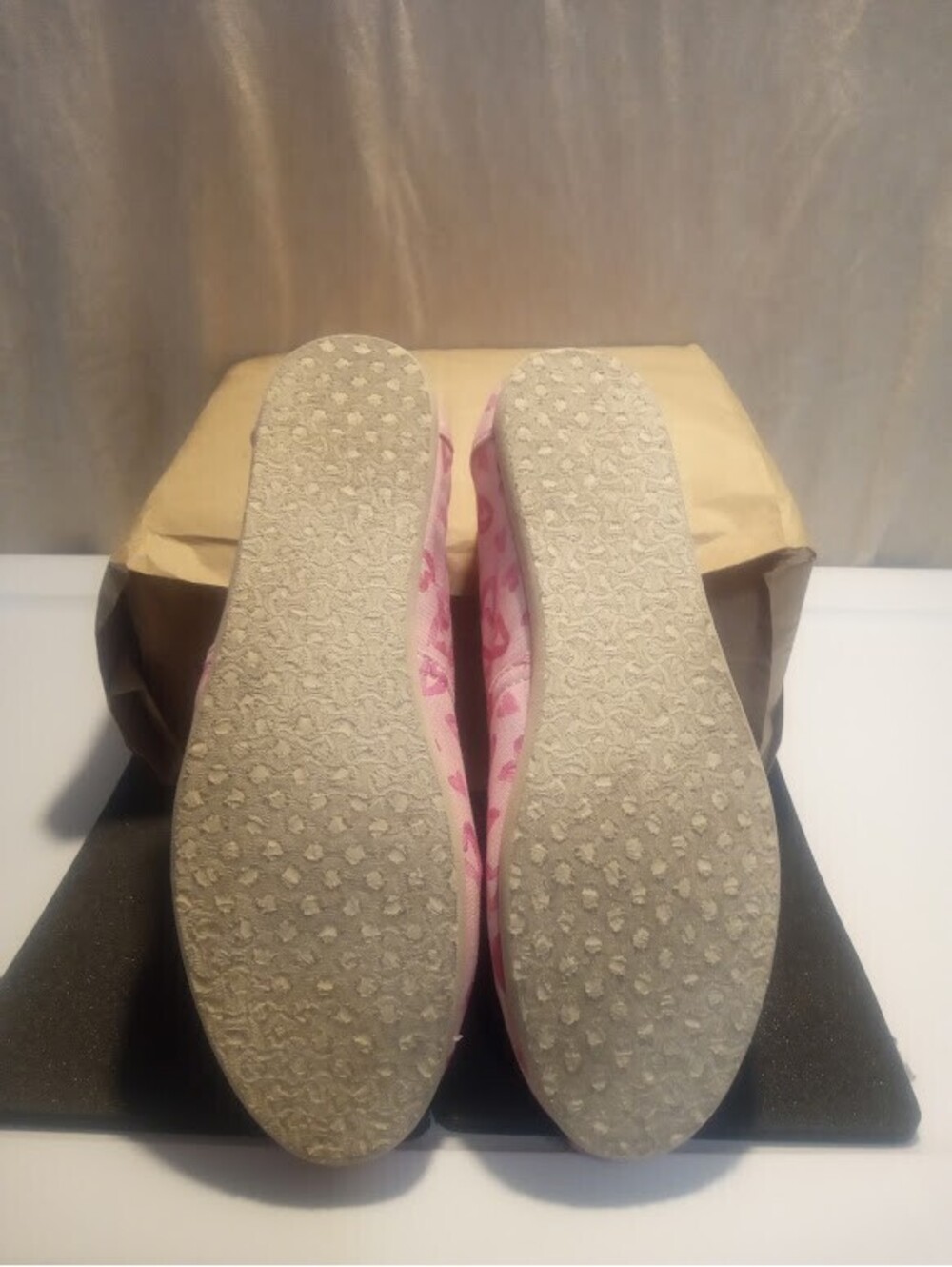 Pink TOMS Heart Print Slip‑Ons | Size 7 M | Casual GUC - Picture 5 of 5